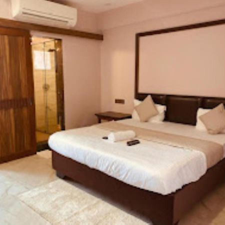 Hotel Radhe Anand Luaran gambar