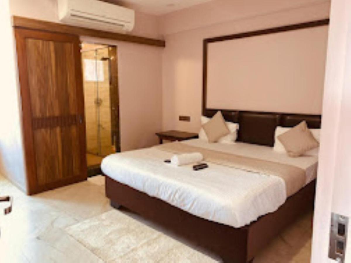 Hotel Radhe Anand Luaran gambar